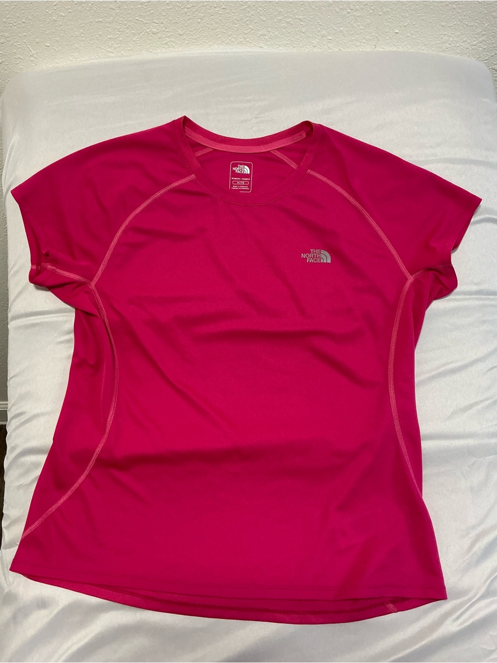 The North Face Women's Bright Pink Short Sleeve Performance Tee size XL - Picture 2 of 6